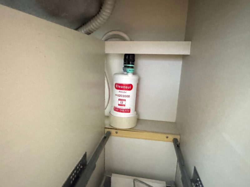 キッチンの浄水カートリッジを交換