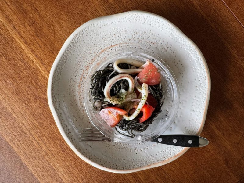 成城石井　イカ墨　カッペリーニ